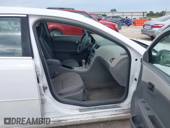 ✅ 2009 Chevrolet Malibu 1FL • VIN: 1G1ZG57B39F111913 • Lot: 43430709. Listed on IAAI with 127,054 mi. Free auction sales archive from the USA and detailed vehicle history report at DreamBid. Image 5.