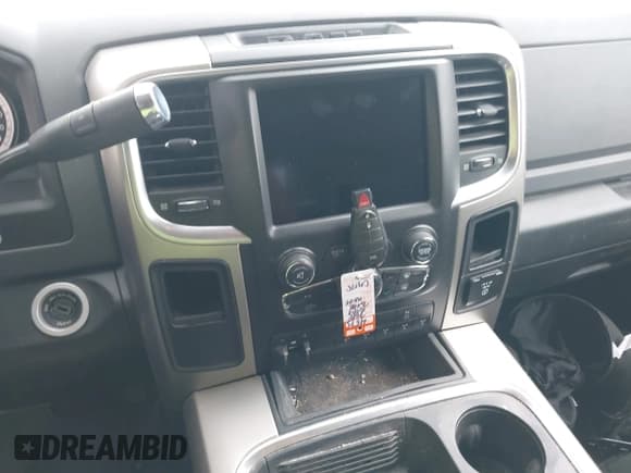 ✅ 2018 Ram 2500 Big Horn • VIN: 3C6TR4MT1JG213218 • Lot: 41487023. Wystawiony na IAAI z przebiegiem 141 367 mil. Bezpłatny archiwum sprzedaży aukcyjnych z USA i szczegółowy raport historii pojazdu na DreamBid. Zdjęcie 11.