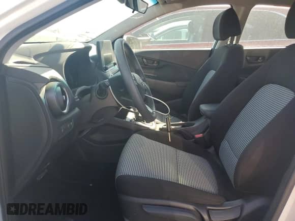 2023 Hyundai Kona SE with VIN KM8K22AB3PU057015, listed as a Copart auction lot 81953795 with 6,186 mi miles and Salvage title. Bid and sale history available at DreamBid. Image 7.