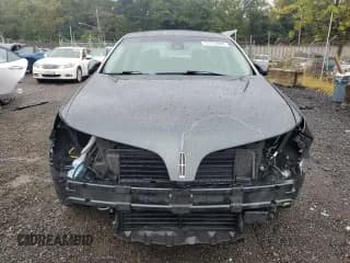 ✅ 2016 Lincoln MKS • VIN: 1LNHL9DK4GG602049 • Lot: 71775944. Listed on Copart with 84,353 mi. Free auction sales archive from the USA and detailed vehicle history report at DreamBid. Image 5.