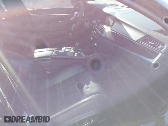 ✅ 2014 BMW M5 • VIN: WBSFV9C54ED593281 • Лот: 42063656. Опубликован ранее на IAAI с пробегом 104 517 миль. Бесплатный доступ к архиву аукционных продаж из США и подробный отчёт об истории автомобиля на DreamBid. Изображение 5.