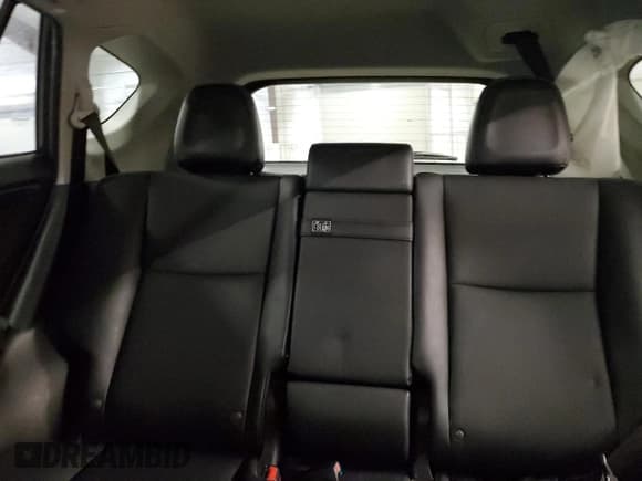 ✅ 2016 Toyota RAV4 Limited • VIN: JTMDJREV5GD042190 • Лот: 86862275. Опубликован ранее на Copart с пробегом 101 346 миль. Бесплатный доступ к архиву аукционных продаж из США и подробный отчёт об истории автомобиля на DreamBid. Изображение 10.