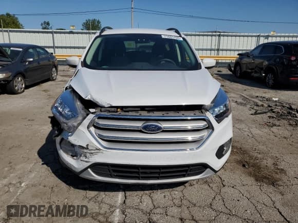 ✅ 2018 Ford Escape SE • VIN: 1FMCU9GD5JUD42743 • Лот: 71885705. Опубликован ранее на Copart с пробегом 68 039 миль. Бесплатный доступ к архиву аукционных продаж из США и подробный отчёт об истории автомобиля на DreamBid. Изображение 5.