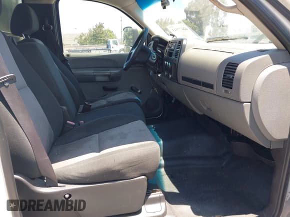 ✅ 2007 Chevrolet Silverado 2500HD • VIN: 1GCHC24627E573886 • Лот: 42477943. Опубликован ранее на IAAI с пробегом 219 628 миль. Бесплатный доступ к архиву аукционных продаж из США и подробный отчёт об истории автомобиля на DreamBid. Изображение 5.