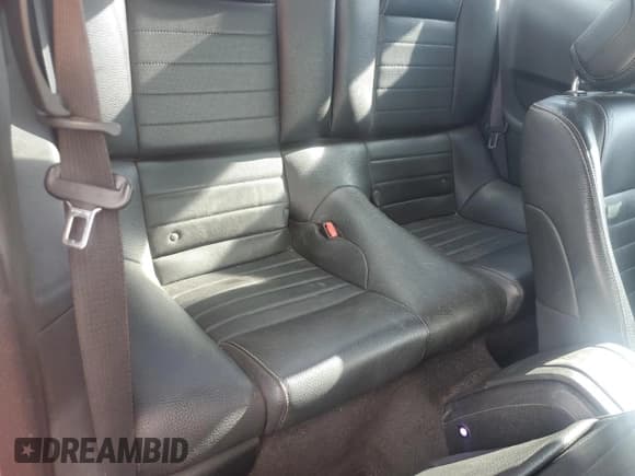 ✅ 2012 Ford Mustang Premium • VIN: 1ZVBP8AM2C5280044 • Lot: 91572045. Wystawiony na Copart z przebiegiem 82 885 mil. Bezpłatny archiwum sprzedaży aukcyjnych z USA i szczegółowy raport historii pojazdu na DreamBid. Zdjęcie 10.