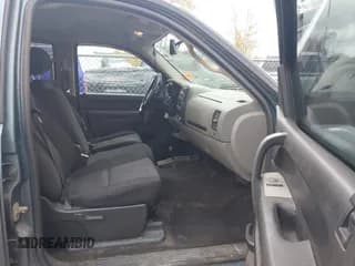 ✅ 2010 Chevrolet Silverado 1500 LS • VIN: 3GCRKREA6AG192111 • Lot: 43451492. Wystawiony na IAAI z przebiegiem 76 775 mil. Bezpłatny archiwum sprzedaży aukcyjnych z USA i szczegółowy raport historii pojazdu na DreamBid. Zdjęcie 5.