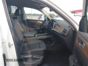 ✅ 2025 Volkswagen Atlas SE • VIN: 1V2HR2CAXSC505813 • Lot: 42149407. Listed on IAAI with 19,160 mi. Free auction sales archive from the USA and detailed vehicle history report at DreamBid. Image 5.