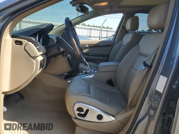 ✅ 2011 Mercedes-Benz R 350 • VIN: 4JGCB6FE9BA132874 • Лот: 72996554. Опубликован ранее на Copart с пробегом 184 523 миль. Бесплатный доступ к архиву аукционных продаж из США и подробный отчёт об истории автомобиля на DreamBid. Изображение 7.