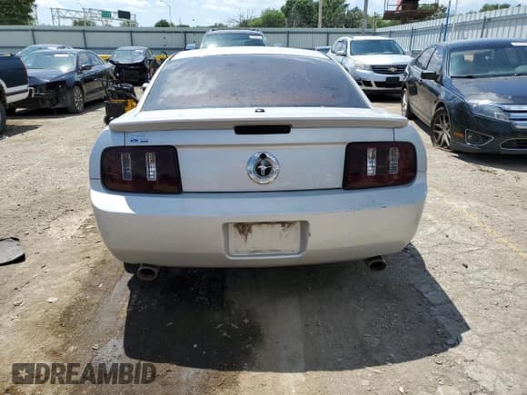 ✅ 2007 Ford Mustang Deluxe • VIN: 1ZVFT80N175326024 • Lot: 63928725. Listed on Copart with 178,146 mi. Free auction sales archive from the USA and detailed vehicle history report at DreamBid. Image 6.