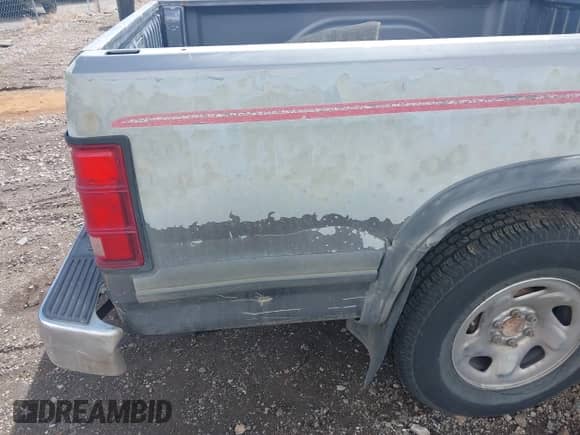 1995 Dodge Dakota с VIN 1B7GL23X4SS283696, выставлен на аукционе IAAI как лот 41915325 с пробегом 305 457 миль миль и . История ставок и продаж доступна на DreamBid. Изображение 13.