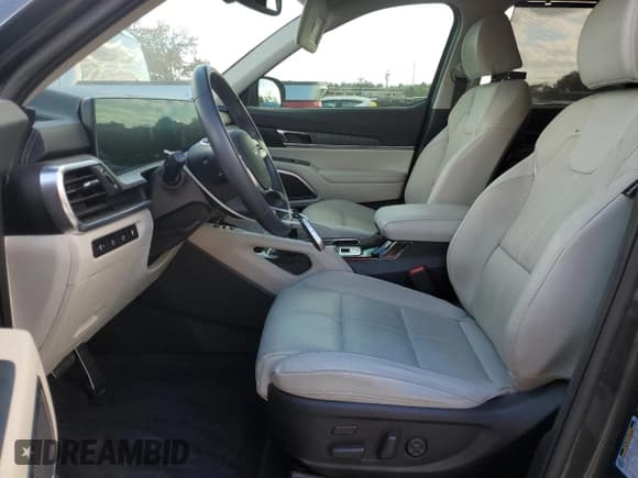 ✅ 2024 Kia Telluride SX • VIN: 5XYP54GC5RG521522 • Lot: 86819875. Listed on Copart with 29,585 mi. Free auction sales archive from the USA and detailed vehicle history report at DreamBid. Image 7.