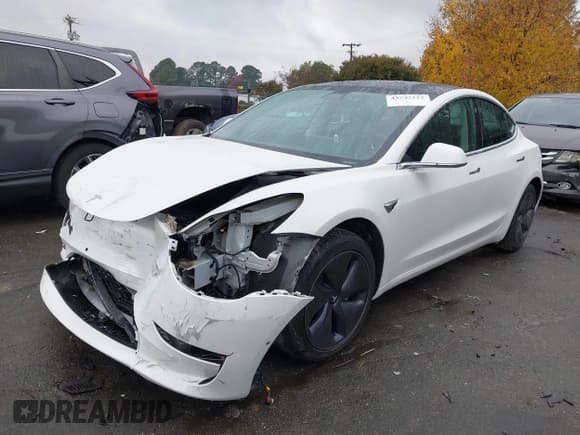 ✅ 2020 Tesla Model 3 Standard Range Plus • VIN: 5YJ3E1EA8LF660377 • Lot: 43582112. Wystawiony na IAAI z przebiegiem 37 420 mil. Bezpłatny archiwum sprzedaży aukcyjnych z USA i szczegółowy raport historii pojazdu na DreamBid. Zdjęcie 2.