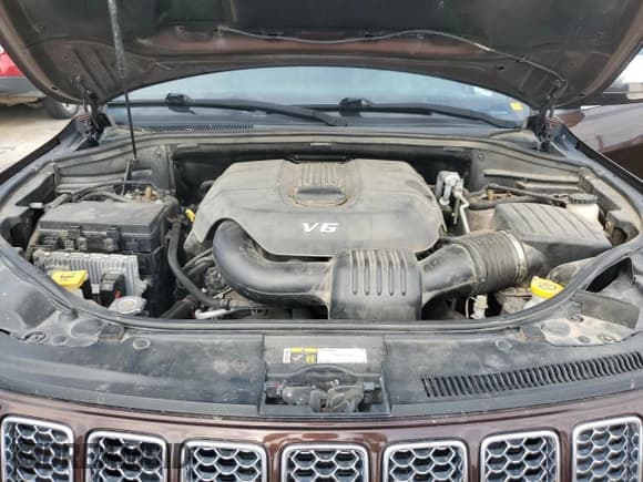 ✅ 2015 Jeep Grand Cherokee Summit • VIN: 1C4RJFJGXFC118339 • Lot: 68393425. Listed on Copart with 114,259 mi. Free auction sales archive from the USA and detailed vehicle history report at DreamBid. Image 12.