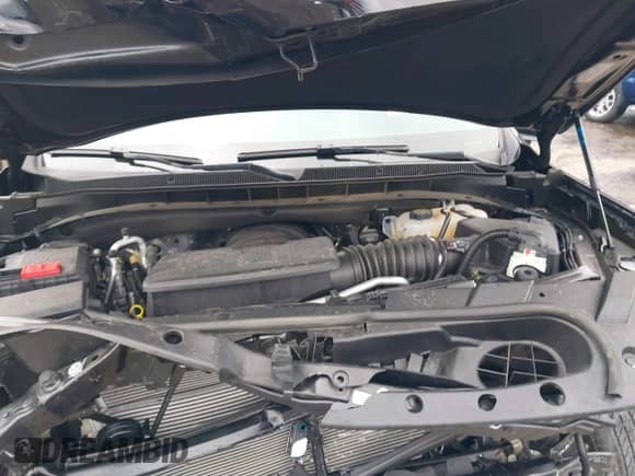 2024 Chevrolet Tahoe RST z VIN 1GNSCRKD0RR302733, wystawiony jako IAAI lot #40800083 z przebiegiem 10 597 mil mil oraz . Historia ofert i sprzedaży dostępna na DreamBid. Obrazek 10.