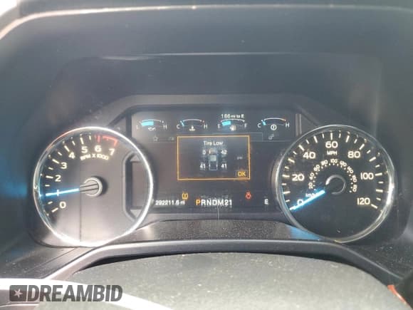 ✅ 2015 Ford F-150 XLT • VIN: 1FTEW1EF3FFB05211 • Lot: 57533255. Listed on Copart with 292,211 mi. Free auction sales archive from the USA and detailed vehicle history report at DreamBid. Image 9.