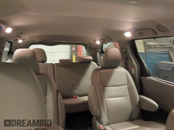 ✅ 2015 Toyota Sienna Limited • VIN: 5TDDK3DC4FS123467 • Lot: 41977448. Listed on IAAI with 164,467 mi. Free auction sales archive from the USA and detailed vehicle history report at DreamBid. Image 8.