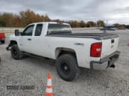 ✅ 2008 Chevrolet Silverado 2500HD Work Truck • VIN: 1GCHK29K98E154346 • Lot: 93400395. Wystawiony na Copart z przebiegiem 281 343 mil. Bezpłatny archiwum sprzedaży aukcyjnych z USA i szczegółowy raport historii pojazdu na DreamBid. Zdjęcie 2.