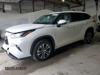 ✅ 2021 Toyota Highlander XLE • VIN: 5TDHZRBH0MS130170 • Lot: 90228535. Listed on Copart with 79,906 mi. Free auction sales archive from the USA and detailed vehicle history report at DreamBid. Image 1.