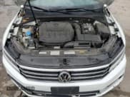 ✅ 2018 Volkswagen Passat SE • VIN: 1VWBA7A32JC021694 • Lot: 57619625. Wystawiony na Copart z przebiegiem 113 172 mil. Bezpłatny archiwum sprzedaży aukcyjnych z USA i szczegółowy raport historii pojazdu na DreamBid. Zdjęcie 11.