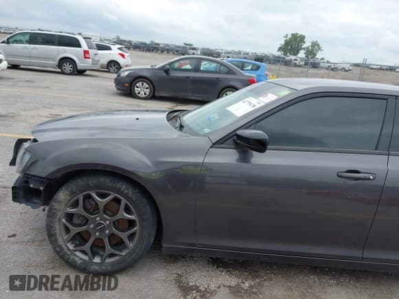 ✅ 2018 Chrysler 300 Touring • VIN: 2C3CCARG2JH338656 • Lot: 42779138. Listed on IAAI with 103,243 mi. Free auction sales archive from the USA and detailed vehicle history report at DreamBid. Image 22.