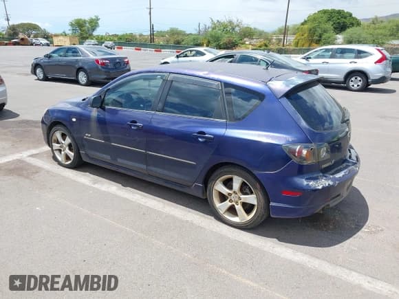 ✅ 2005 Mazda 3 s • VIN: JM1BK143551299404 • Lot: 43296182. Wystawiony na IAAI z przebiegiem Nie podano. Bezpłatny archiwum sprzedaży aukcyjnych z USA i szczegółowy raport historii pojazdu na DreamBid. Zdjęcie 3.