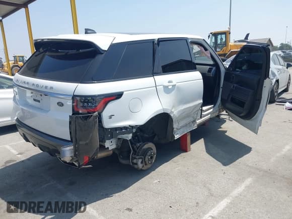 ✅ 2020 Land Rover Range Rover Sport HSE • VIN: SALWR2SU4LA700705 • Lot: 42505450. Listed on IAAI with 45,547 mi. Free auction sales archive from the USA and detailed vehicle history report at DreamBid. Image 4.