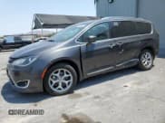 ✅ 2019 Chrysler Pacifica Touring L Plus • VIN: 2C4RC1EG1KR570527 • Лот: 64864105. Опубликован ранее на Copart с пробегом 28 551 миль. Бесплатный доступ к архиву аукционных продаж из США и подробный отчёт об истории автомобиля на DreamBid. Изображение 1.