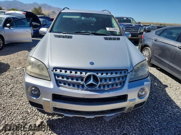 ✅ 2008 Mercedes-Benz M 550 • VIN: 4JGBB72EX8A414392 • Лот: 81728965. Опубликован ранее на Copart с пробегом 165 077 миль. Бесплатный доступ к архиву аукционных продаж из США и подробный отчёт об истории автомобиля на DreamBid. Изображение 5.