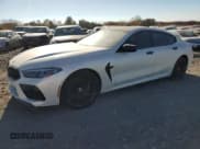 ✅ 2022 BMW M8 Competition • VIN: WBSGV0C02NCG77628 • Lot: 63987104. Wystawiony na Copart z przebiegiem 27 711 mil. Bezpłatny archiwum sprzedaży aukcyjnych z USA i szczegółowy raport historii pojazdu na DreamBid. Zdjęcie 1.