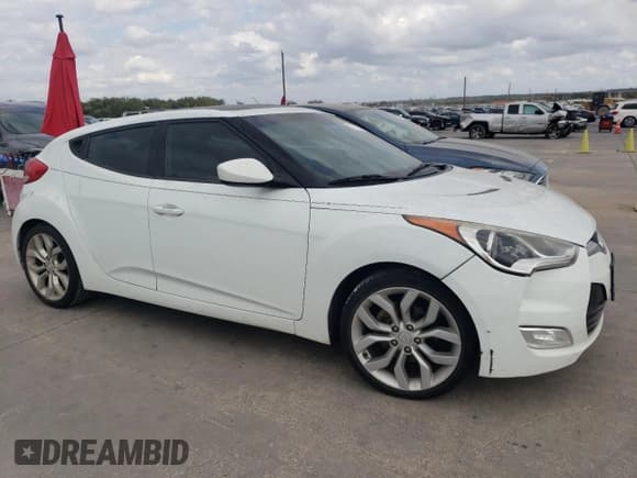 ✅ 2012 Hyundai Veloster w/Black Int • VIN: KMHTC6AD4CU072711 • Lot: 77778624. Wystawiony na Copart z przebiegiem Nie podano. Bezpłatny archiwum sprzedaży aukcyjnych z USA i szczegółowy raport historii pojazdu na DreamBid. Zdjęcie 4.