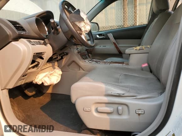 ✅ 2011 Toyota Highlander Limited • VIN: JTEDC3EH6B2003044 • Lot: 87972595. Listed on Copart with 193,125 mi. Free auction sales archive from the USA and detailed vehicle history report at DreamBid. Image 7.