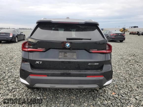 ✅ 2023 BMW X1 xDrive28i • VIN: WBX73EF06P5X01538 • Lot: 91806445. Wystawiony na Copart z przebiegiem 22 952 mil. Bezpłatny archiwum sprzedaży aukcyjnych z USA i szczegółowy raport historii pojazdu na DreamBid. Zdjęcie 6.