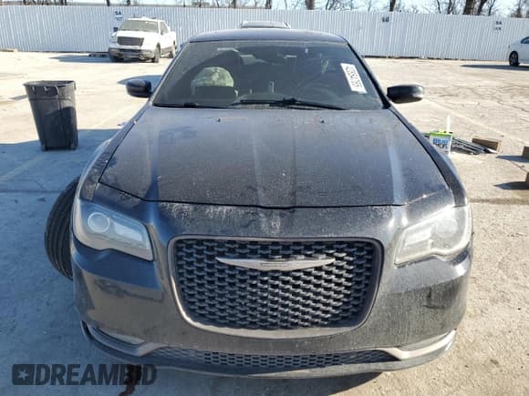 ✅ 2016 Chrysler 300 S • VIN: 2C3CCABT7GH287266 • Lot: 42854765. Listed on Copart with 107,540 mi. Free auction sales archive from the USA and detailed vehicle history report at DreamBid. Image 5.