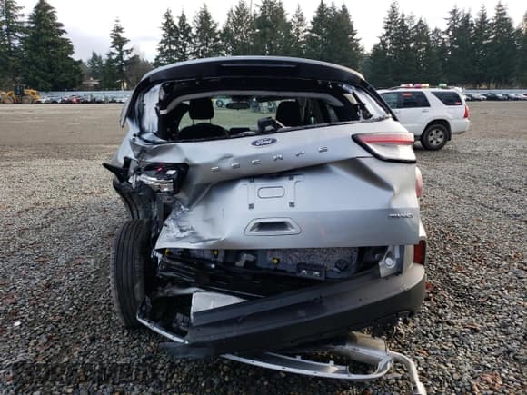 ✅ 2022 Ford Escape S • VIN: 1FMCU9F68NUB49821 • Лот: 84118304. Опубликован ранее на Copart с пробегом 1 930 миль. Бесплатный доступ к архиву аукционных продаж из США и подробный отчёт об истории автомобиля на DreamBid. Изображение 6.