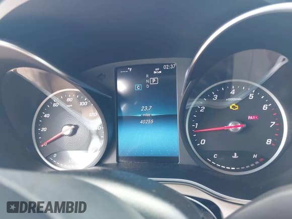 ✅ 2019 Mercedes-Benz C 300 • VIN: WDDWJ8DB2KF863714 • Lot: 42569540. Wystawiony na IAAI z przebiegiem 40 255 mil. Bezpłatny archiwum sprzedaży aukcyjnych z USA i szczegółowy raport historii pojazdu na DreamBid. Zdjęcie 7.