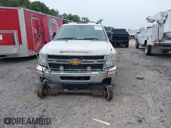 ✅ 2012 Chevrolet Silverado 2500HD • VIN: 1GB2KVCG2CZ253544 • Лот: 42990352. Опубликован ранее на IAAI с пробегом 334 578 миль. Бесплатный доступ к архиву аукционных продаж из США и подробный отчёт об истории автомобиля на DreamBid. Изображение 15.