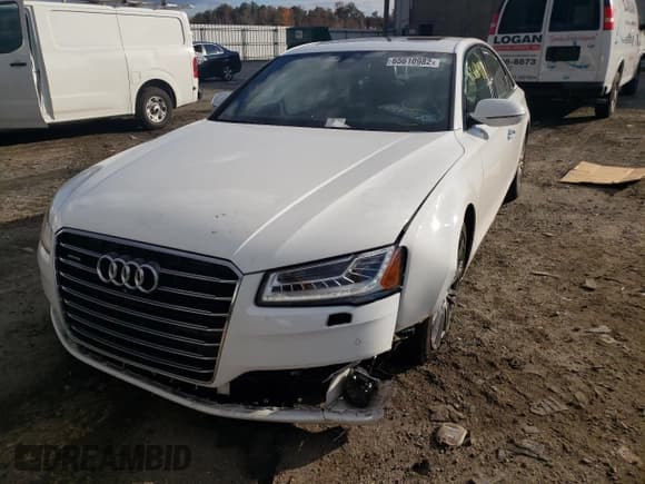 ✅ 2015 Audi A8 4.0T • VIN: WAUJ2AFD3FN005524 • Лот: 65610982. Опубликован ранее на Copart с пробегом 105 627 миль. Бесплатный доступ к архиву аукционных продаж из США и подробный отчёт об истории автомобиля на DreamBid. Изображение 9.