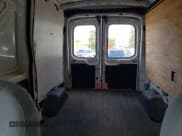 ✅ 2015 Ford Transit Cargo • VIN: 1FTYR1CM8FKB12071 • Lot: 65176735. Wystawiony na Copart z przebiegiem 175 826 mil. Bezpłatny archiwum sprzedaży aukcyjnych z USA i szczegółowy raport historii pojazdu na DreamBid. Zdjęcie 10.