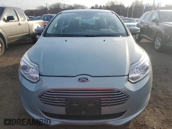 ✅ 2013 Ford Focus Electric • VIN: 1FADP3R45DL323605 • Лот: 91366075. Опубликован ранее на Copart с пробегом 68 364 миль. Бесплатный доступ к архиву аукционных продаж из США и подробный отчёт об истории автомобиля на DreamBid. Изображение 5.