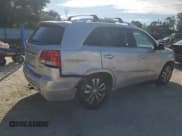 ✅ 2012 Kia Sorento SX • VIN: 5XYKW4A21CG265474 • Lot: 86339025. Wystawiony na Copart z przebiegiem 275 799 mil. Bezpłatny archiwum sprzedaży aukcyjnych z USA i szczegółowy raport historii pojazdu na DreamBid. Zdjęcie 3.