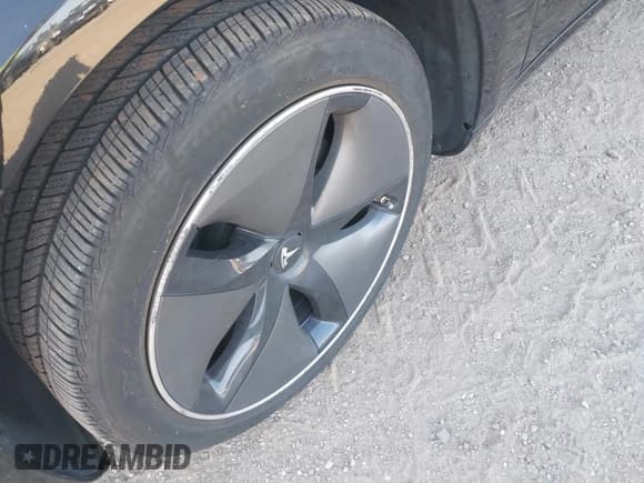 ✅ 2018 Tesla Model 3 Long Range Battery • VIN: 5YJ3E1EA7JF056509 • Лот: 43370730. Опубликован ранее на IAAI с пробегом 75 418 миль. Бесплатный доступ к архиву аукционных продаж из США и подробный отчёт об истории автомобиля на DreamBid. Изображение 12.