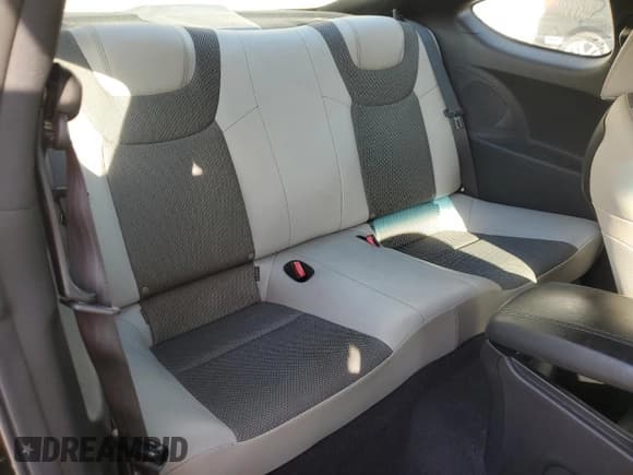 ✅ 2013 Hyundai Genesis Coupe Premium • VIN: KMHHT6KDXDU097103 • Lot: 44313025. Wystawiony na Copart z przebiegiem 72 977 mil. Bezpłatny archiwum sprzedaży aukcyjnych z USA i szczegółowy raport historii pojazdu na DreamBid. Zdjęcie 10.