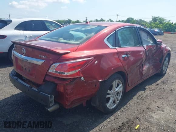 ✅ 2013 Nissan Altima SV • VIN: 1N4BL3AP3DN455534 • Lot: 42517316. Listed on IAAI with 130,751 mi. Free auction sales archive from the USA and detailed vehicle history report at DreamBid. Image 4.