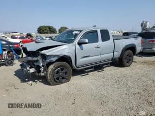 ✅ 2018 Toyota Tacoma SR5 • VIN: 5TFRZ5CNXJX070809 • Lot: 68571935. Wystawiony na Copart z przebiegiem 56 970 mil. Bezpłatny archiwum sprzedaży aukcyjnych z USA i szczegółowy raport historii pojazdu na DreamBid. Zdjęcie 1.