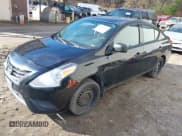 ✅ 2015 Nissan Versa S Plus • VIN: 3N1CN7AP9FL802919 • Lot: 43741939. Wystawiony na IAAI z przebiegiem Nie podano. Bezpłatny archiwum sprzedaży aukcyjnych z USA i szczegółowy raport historii pojazdu na DreamBid. Zdjęcie 2.