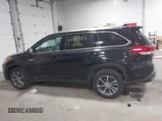 ✅ 2019 Toyota Highlander Hybrid XLE • VIN: 5TDJGRFH7KS078437 • Lot: 42347083. Listed on IAAI with 72,128 mi. Free auction sales archive from the USA and detailed vehicle history report at DreamBid. Image 14.