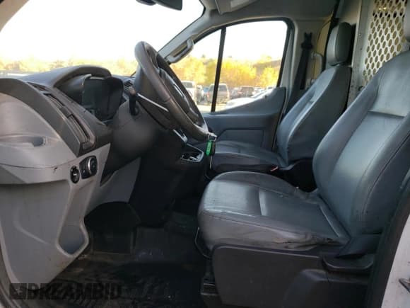 ✅ 2017 Ford Transit • VIN: 1FTYR2ZM6HKA21980 • Lot: 71797754. Wystawiony na Copart z przebiegiem 139 564 mil. Bezpłatny archiwum sprzedaży aukcyjnych z USA i szczegółowy raport historii pojazdu na DreamBid. Zdjęcie 7.