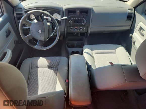 ✅ 2006 Dodge Dakota ST • VIN: 1D7HE28N46S645186 • Lot: 81959105. Wystawiony na Copart z przebiegiem 189 640 mil. Bezpłatny archiwum sprzedaży aukcyjnych z USA i szczegółowy raport historii pojazdu na DreamBid. Zdjęcie 8.