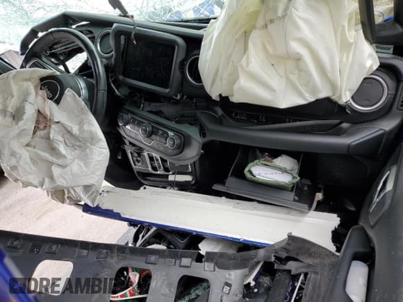 ✅ 2020 Jeep Wrangler Unlimited Sahara Altitude • VIN: 1C4HJXEG3LW327699 • Lot: 81929904. Listed on Copart with Not provided. Free auction sales archive from the USA and detailed vehicle history report at DreamBid. Image 8.