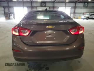 ✅ 2019 Chevrolet Cruze LS • VIN: 1G1BC5SM8K7113047 • Lot: 86178295. Wystawiony na Copart z przebiegiem 112 030 mil. Bezpłatny archiwum sprzedaży aukcyjnych z USA i szczegółowy raport historii pojazdu na DreamBid. Zdjęcie 6.